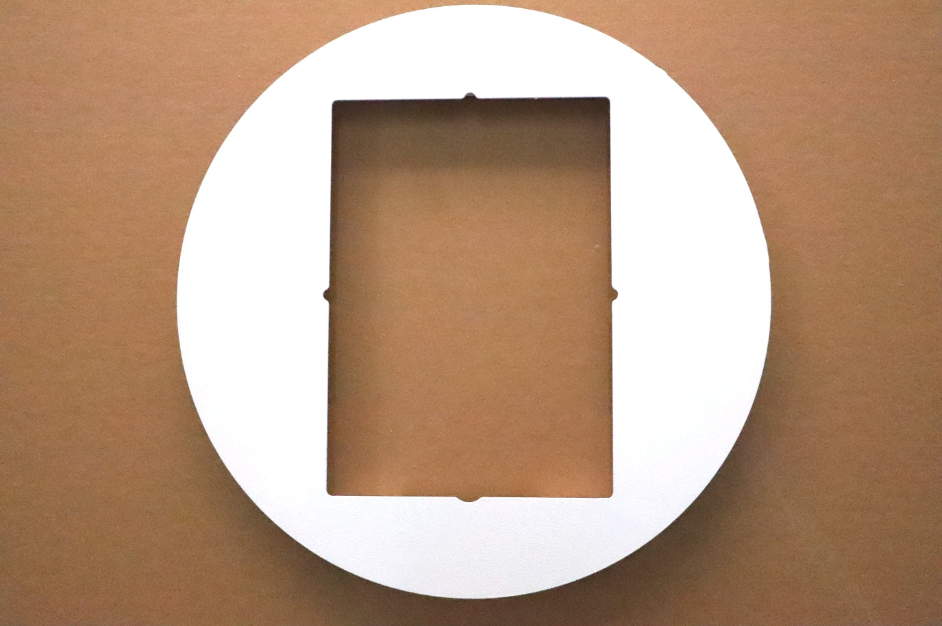 Metal front template for supporting ipad 13inch ipad pro.